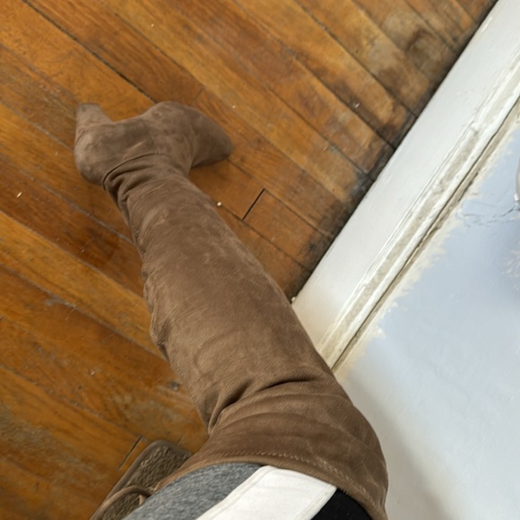 Call it Spring over the knee brown suede boots size 7 1/2 EUC - Picture 3 of 8